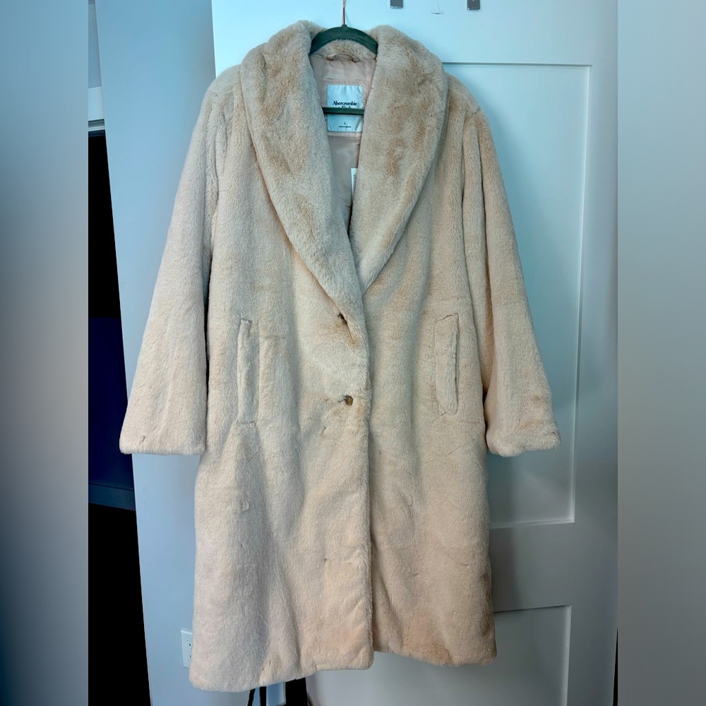 Abercrombie and Fitch Cream Faux Fur Long-Length Coat; Size Large ; New w tags